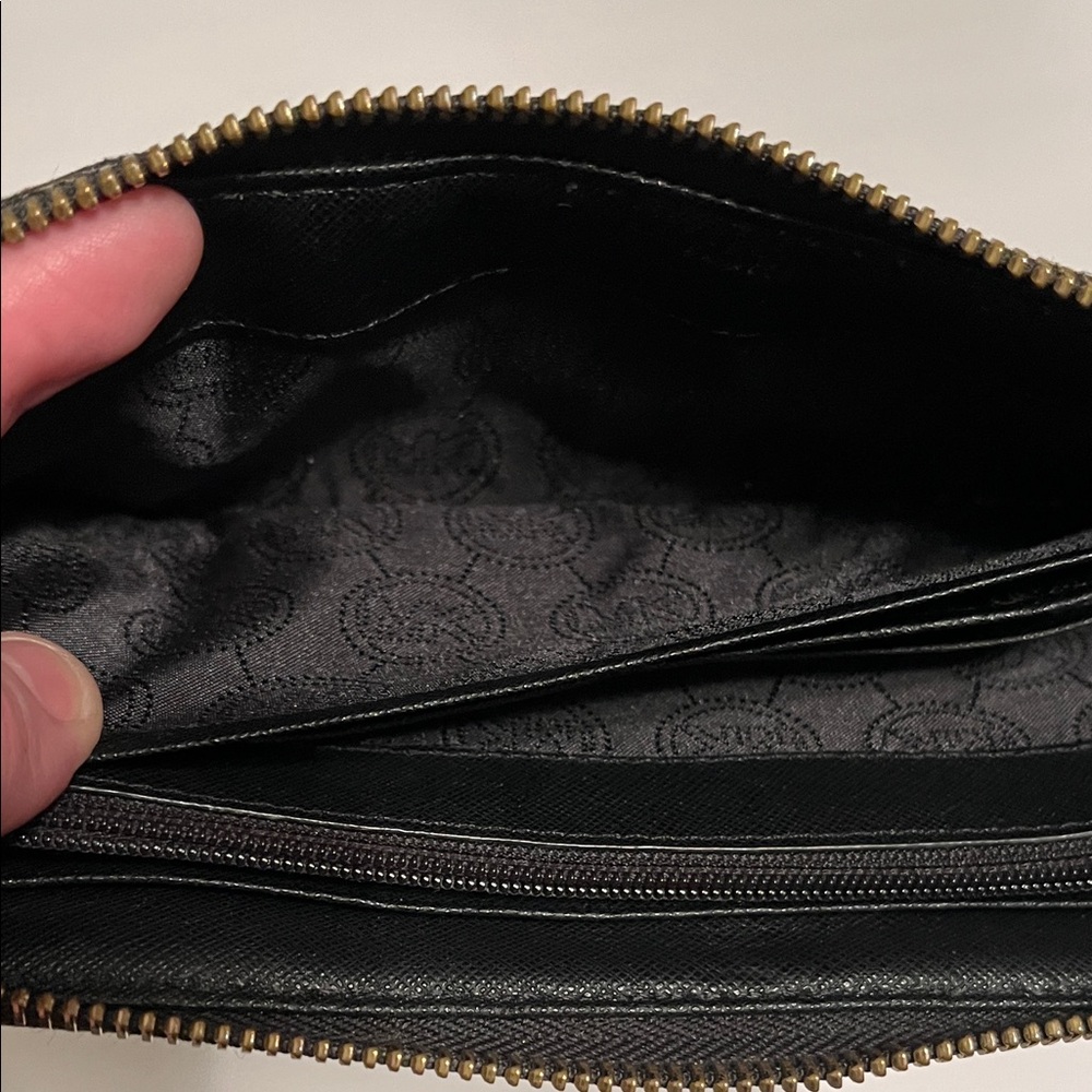 Michael Kors Shiny Black Patent Leather Logo Wallet with Gold Accents Full Zip - Picture 11 of 16